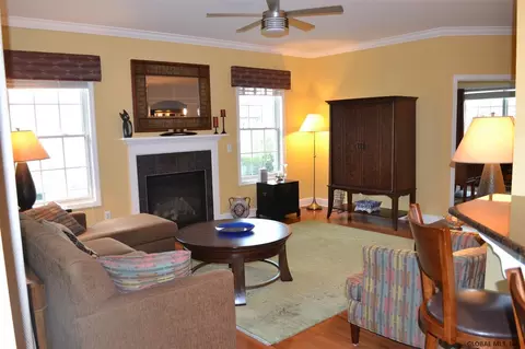 9 Sheldon Dr, Mechanicville, NY 12118 photo 5