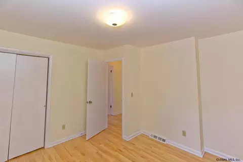 4 Phyllis Ct, Schenectady, NY 12303 photo 14