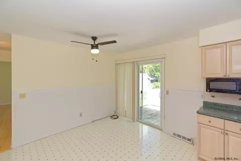 4 Phyllis Ct, Schenectady, NY 12303 photo 11