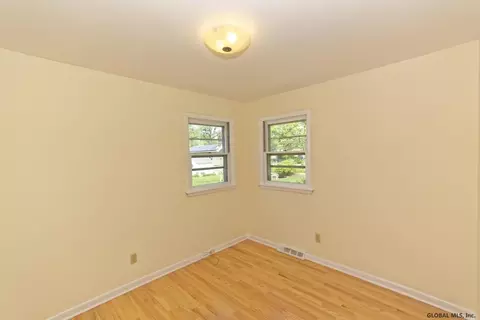 4 Phyllis Ct, Schenectady, NY 12303 photo 20