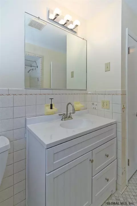 4 Phyllis Ct, Schenectady, NY 12303 photo 16