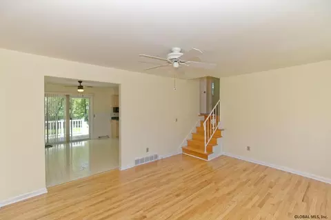 4 Phyllis Ct, Schenectady, NY 12303 photo 7