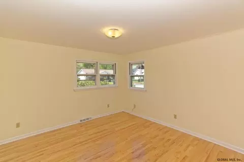 4 Phyllis Ct, Schenectady, NY 12303 photo 19