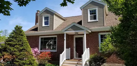 18 Canton St, Schenectady, NY 12304 photo 1