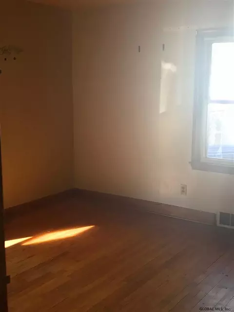 955 Maple Ave, Schenectady, NY 12305 photo 6