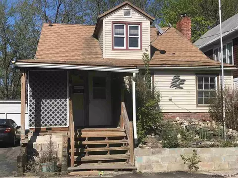 955 Maple Ave, Schenectady, NY 12305 photo 1