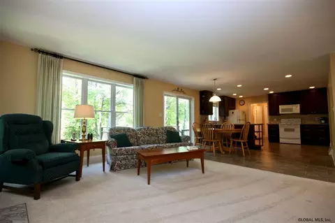 169 Hasgate Dr, Delmar, NY 12054 photo 18