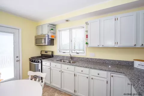 3036 Clyde Ave, Schenectady, NY 12306 photo 10