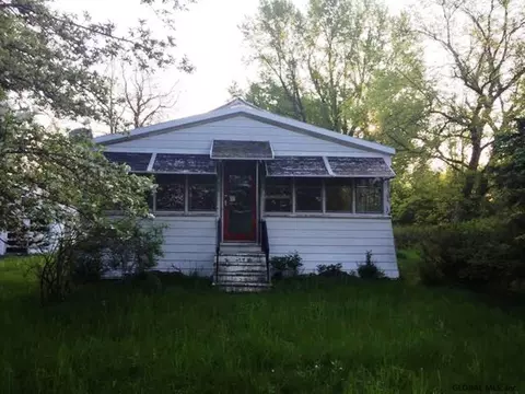 829 Millers Corners Rd, Amsterdam, NY 12010 photo 1