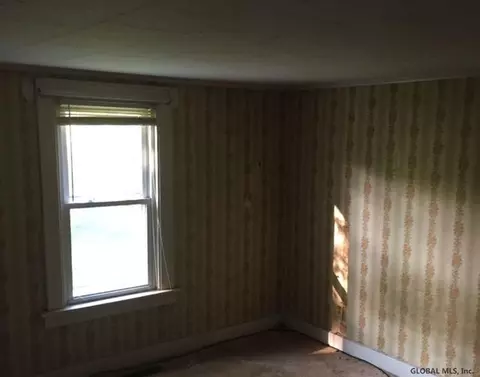 829 Millers Corners Rd, Amsterdam, NY 12010 photo 8