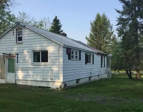 829 Millers Corners Rd, Amsterdam, NY 12010 photo 3