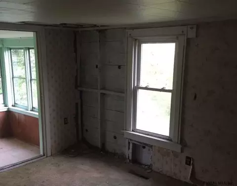 829 Millers Corners Rd, Amsterdam, NY 12010 photo 6