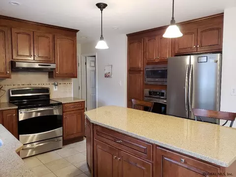 9 Swan Pl, Slingerlands, NY 12159 photo 13
