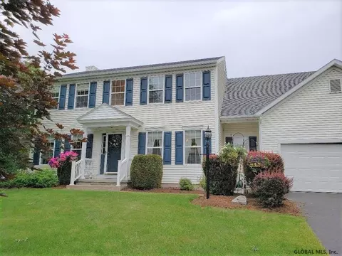 9 Swan Pl, Slingerlands, NY 12159 photo 3