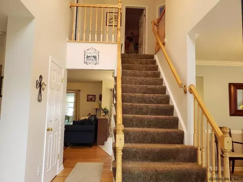 9 Swan Pl, Slingerlands, NY 12159 photo 4