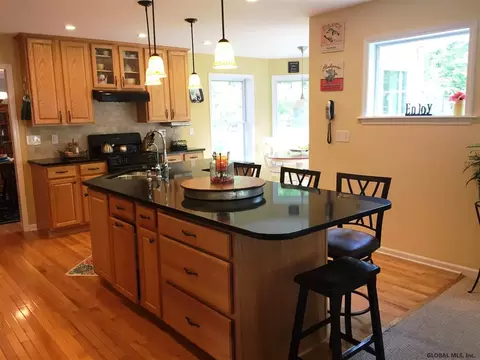 7 Thyme Cir, Rexford, NY 12148 photo 7