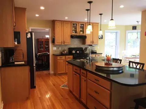 7 Thyme Cir, Rexford, NY 12148 photo 14