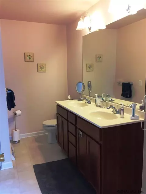 7 Thyme Cir, Rexford, NY 12148 photo 42