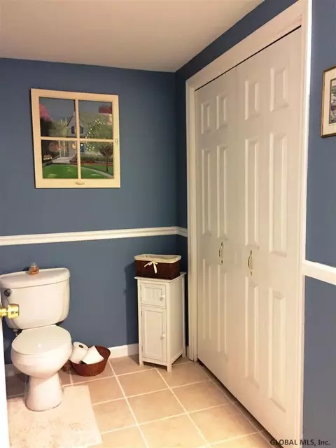 7 Thyme Cir, Rexford, NY 12148 photo 34