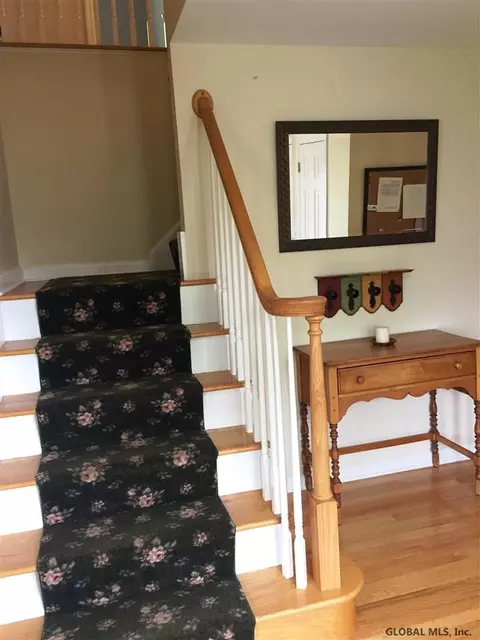 7 Thyme Cir, Rexford, NY 12148 photo 36
