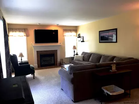 7 Thyme Cir, Rexford, NY 12148 photo 11