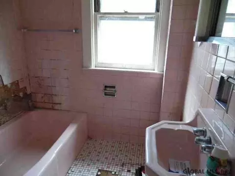 7 Cromer Ave, Schenectady, NY 12304 photo 11
