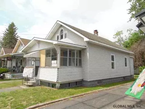 7 Cromer Ave, Schenectady, NY 12304 photo 2