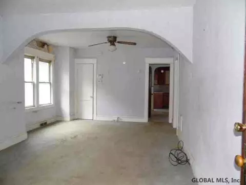 7 Cromer Ave, Schenectady, NY 12304 photo 6