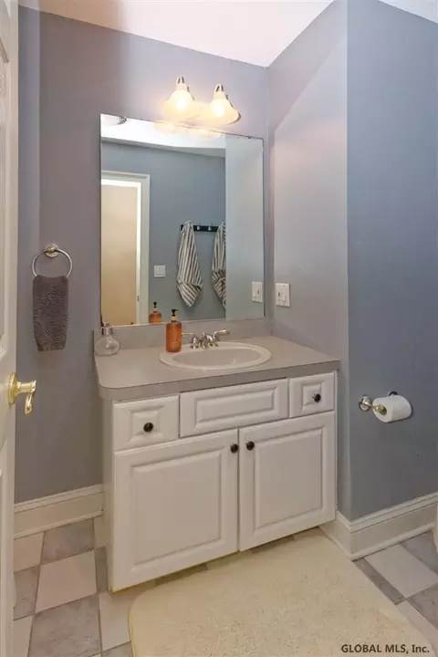 30 Bluestone Rdg, Halfmoon, NY 12065 photo 39