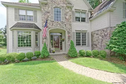 30 Bluestone Rdg, Halfmoon, NY 12065 photo 4