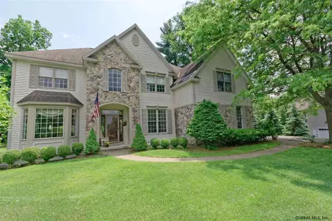30 Bluestone Rdg, Halfmoon, NY 12065 photo 3