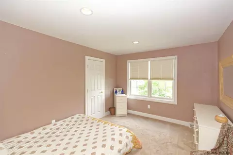 30 Bluestone Rdg, Halfmoon, NY 12065 photo 37