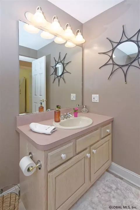 30 Bluestone Rdg, Halfmoon, NY 12065 photo 40