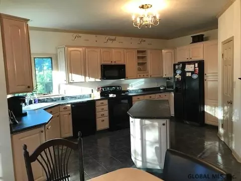 93 Gullane Dr, Slingerlands, NY 12159 photo 7