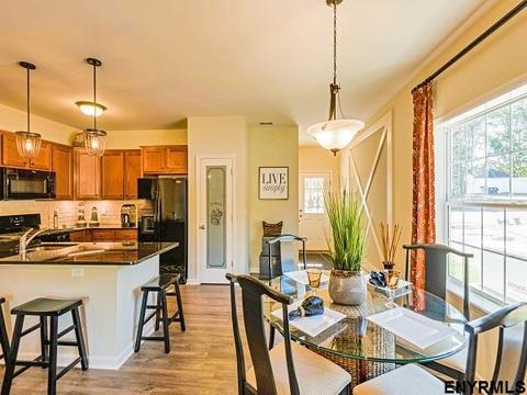 604 Grayson Pl, Schenectady, NY 12302 photo 3