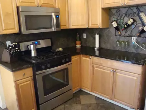 17 Marshall Ave, Schenectady, NY 12304 photo 8