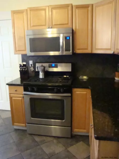 17 Marshall Ave, Schenectady, NY 12304 photo 10