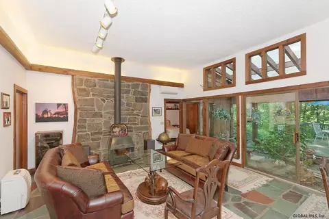 20 Aspen, Slingerlands, NY 12159 photo 2