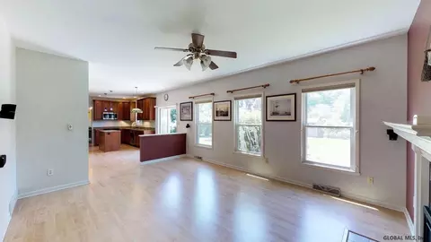 3 Staffords Xing, Slingerlands, NY 12159 photo 11