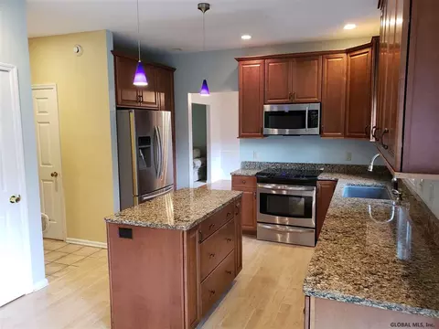 3 Staffords Xing, Slingerlands, NY 12159 photo 5