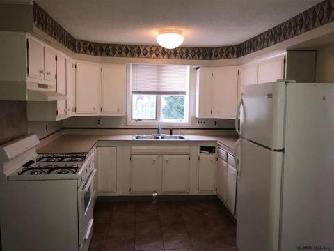 1070 Webster St, Schenectady, NY 12303 photo 3