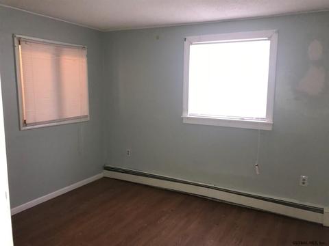 1070 Webster St, Schenectady, NY 12303 photo 9