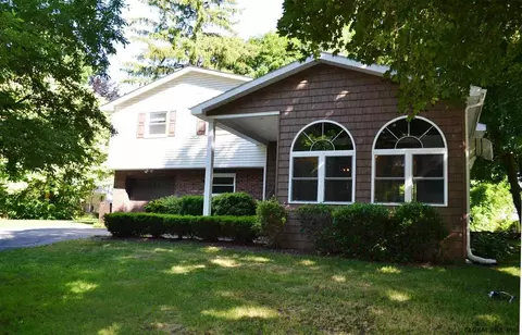 2 Valleyview Ave, Schenectady, NY 12306 photo 1