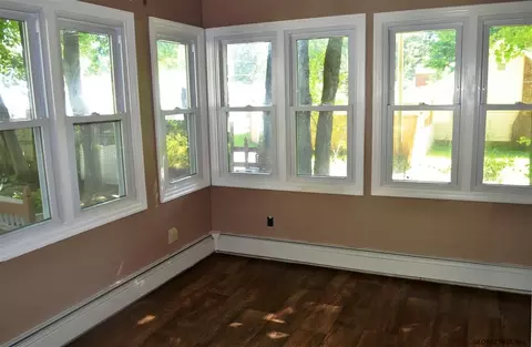 2 Valleyview Ave, Schenectady, NY 12306 photo 8