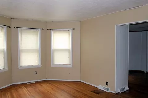466 12th St, Schenectady, NY 12306 photo 5