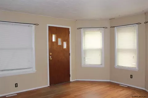 466 12th St, Schenectady, NY 12306 photo 6
