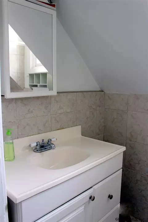 466 12th St, Schenectady, NY 12306 photo 17