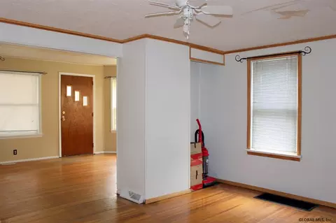 466 12th St, Schenectady, NY 12306 photo 8