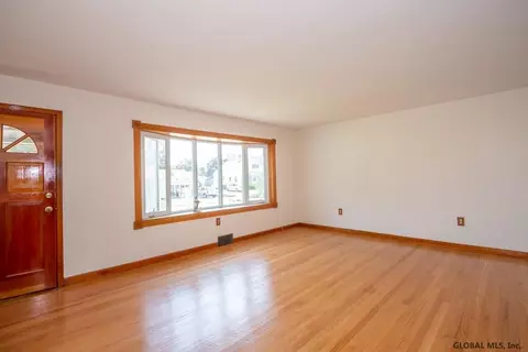 2440 3rd Ave, Schenectady, NY 12303 photo 8