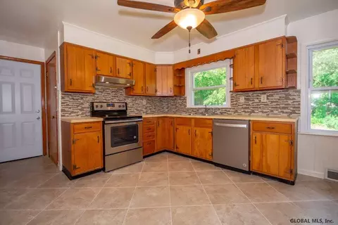 2440 3rd Ave, Schenectady, NY 12303 photo 5